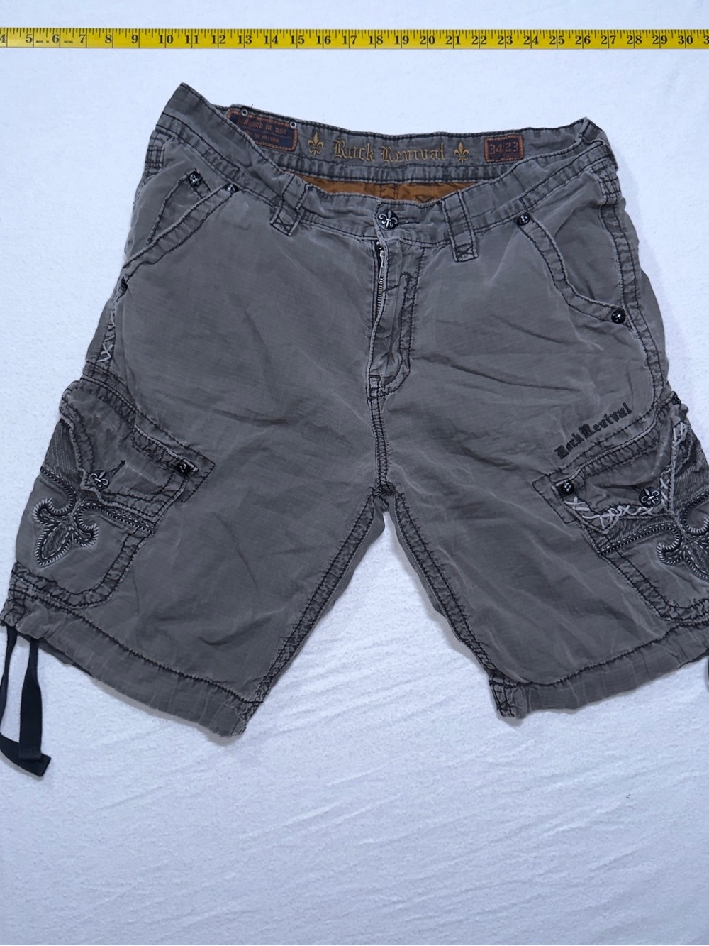 Rock Revival Men's Cargo Shorts in Gray Taupe vintage rare cargo jorts